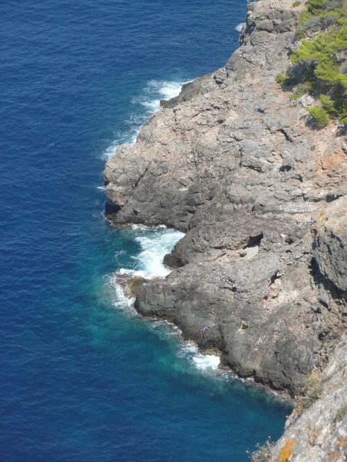 mallorca coast rock