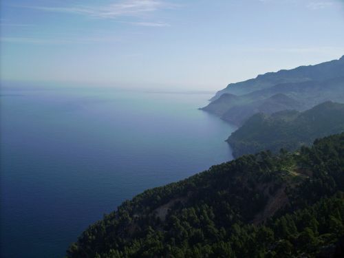 mallorca sea mountains