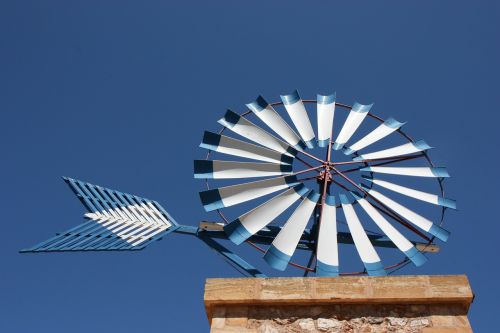 mallorca pinwheel sky