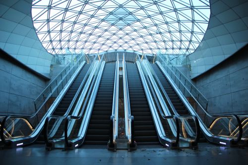 malmö triangelstationen escalators