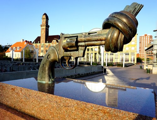 malmö  sculpture  statue