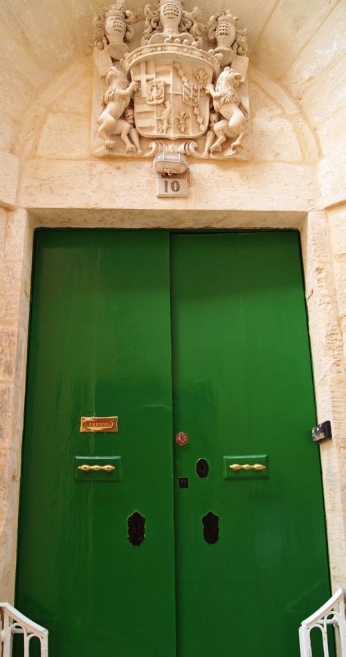malta door green