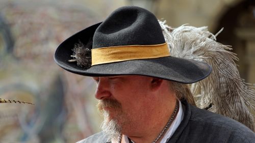 man middle ages hat