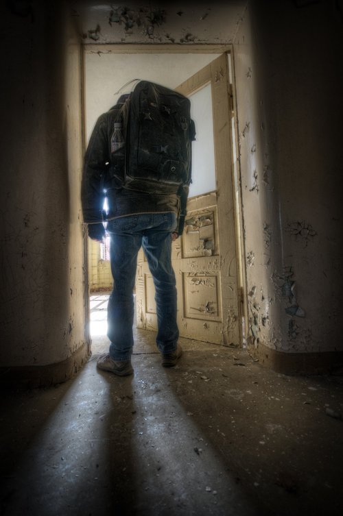 man  abandoned  door