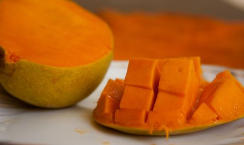 mango fruit sliced