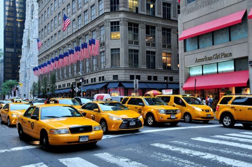 manhattan taxis 5th avenue