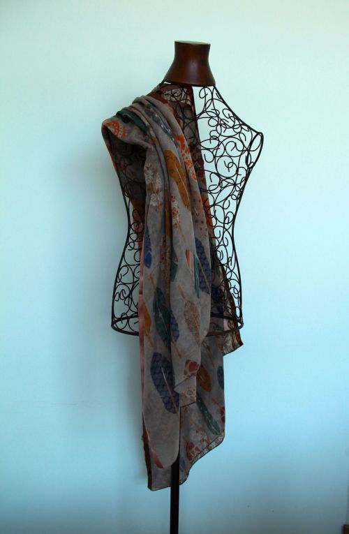 mannequin fashion scarf