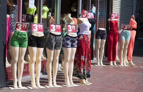 mannequins  store  fashion