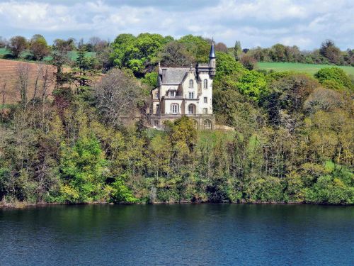 manor river brittany