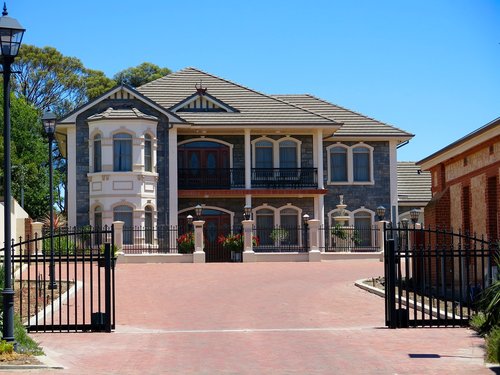 mansion  house  gates
