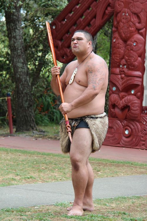 maori man spear