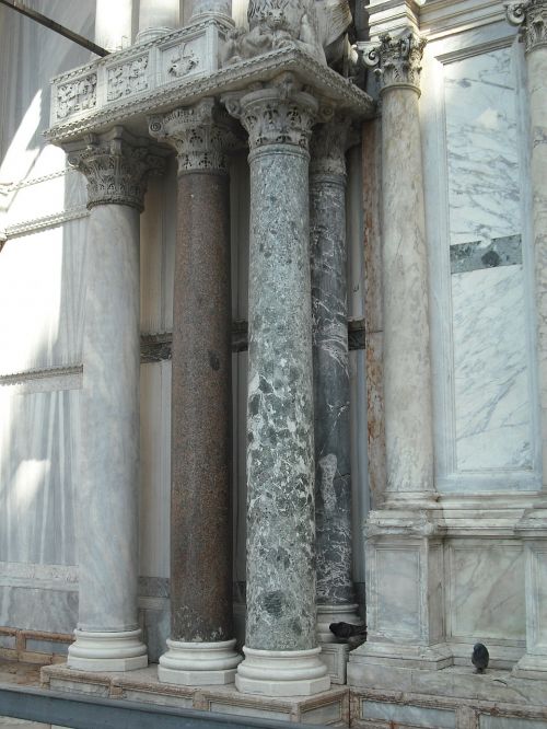 marble columns venice