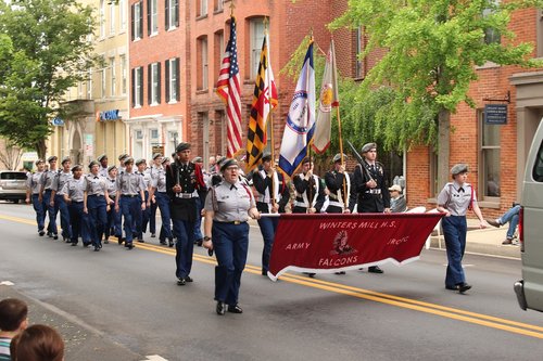 marching  parade  memorial day