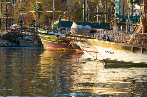 marina  boats  boat