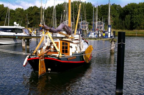 marina sailing vessel port