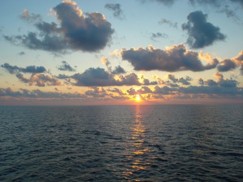 marine sunset horizon