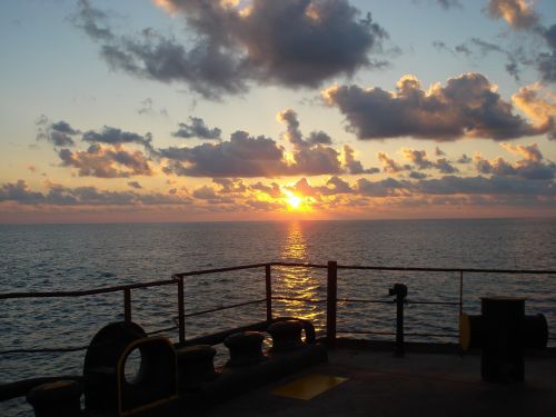 marine horizon landscape