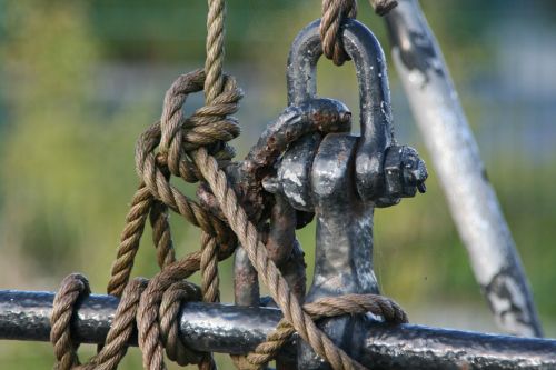maritime shackles leash