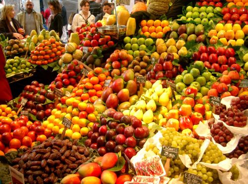 market fruit vegetables