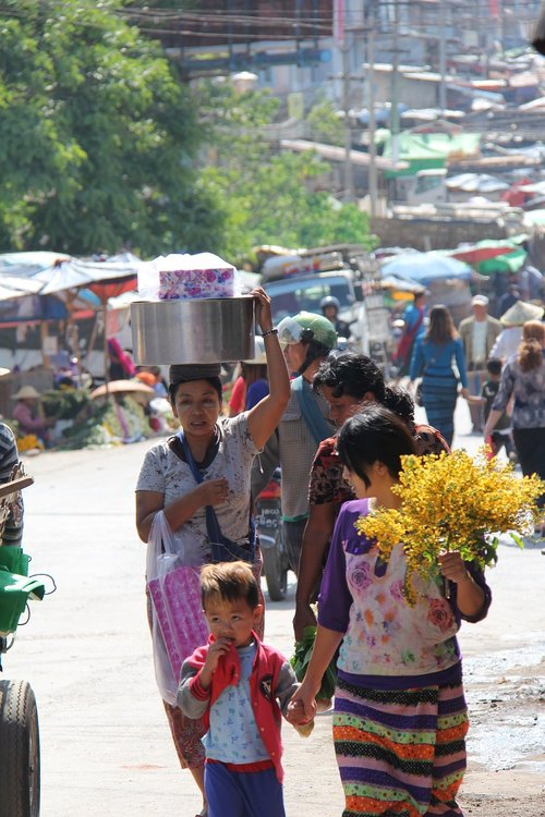 market  taungyi  myanmar