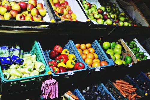 market fruits vegetables