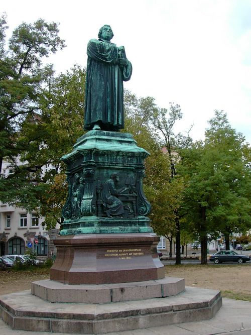 martin luther monument still image