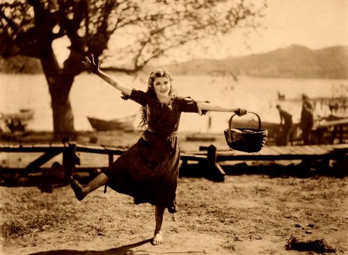 mary pickford dancing happy