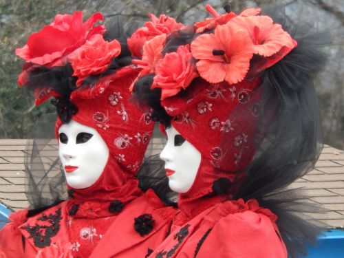 masks red costume