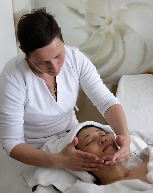 massage fascial facial massage