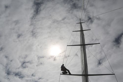 mast sailboat sailing