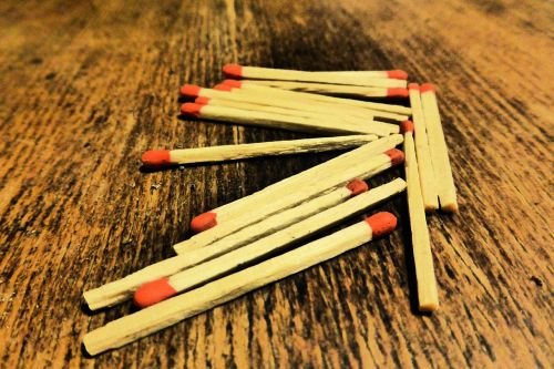 matches sticks match head