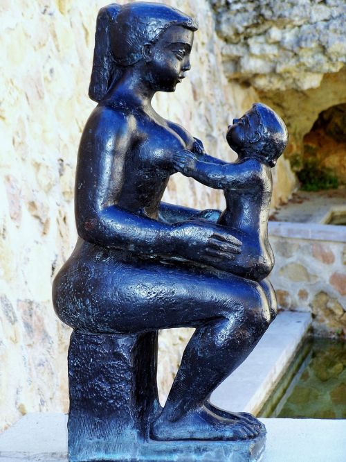 maternity seat volti woman