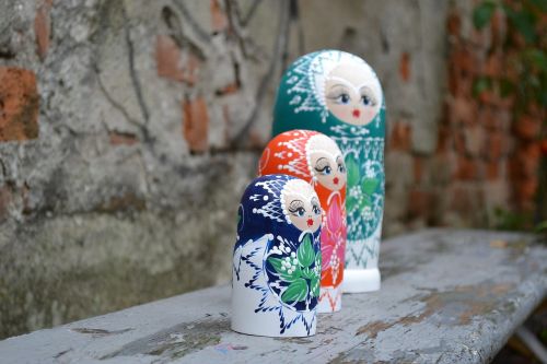 matrioska figurines russian