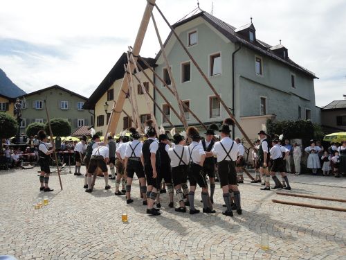 maypole customs bavarian traditions