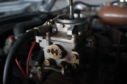 mechanic carburetor engine