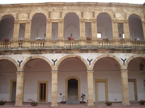 mediterranean palace architecture