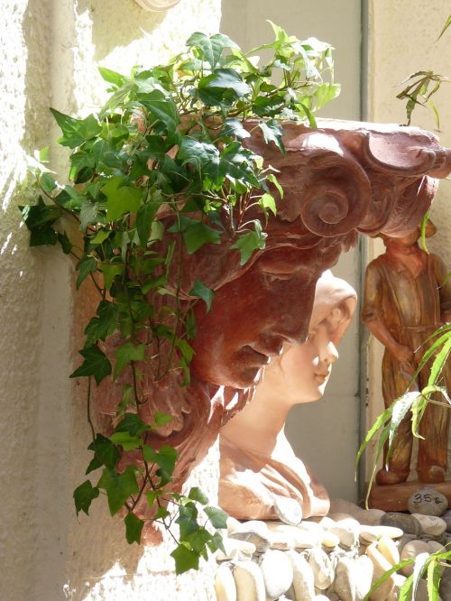 mediterranean statue female head