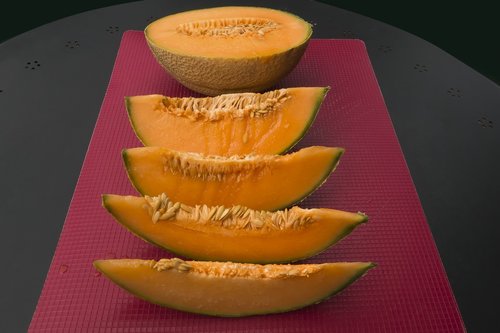 melon  orange  cores