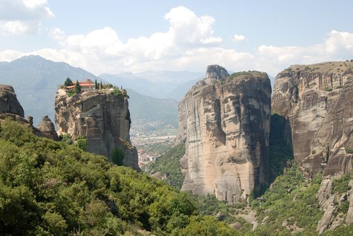 meteors  greece  monastery