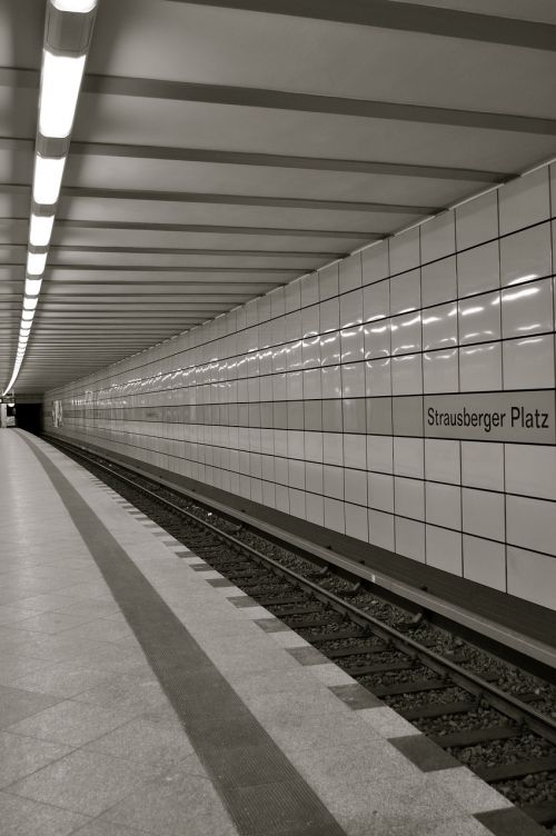 metro tunnel platform