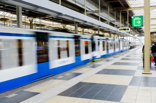 metro train commute