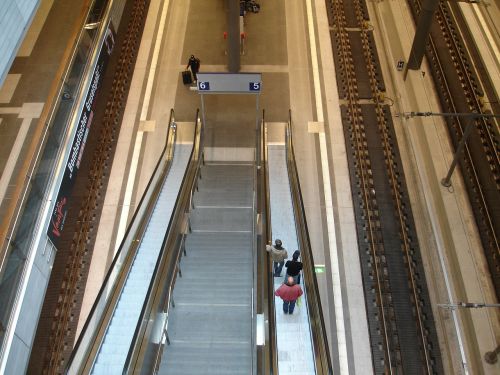 metro escalator train