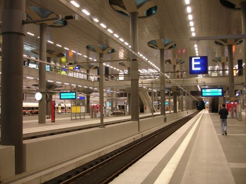 metro train track
