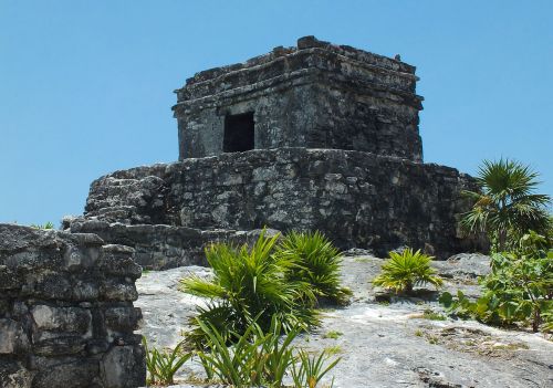 mexico tulum temple