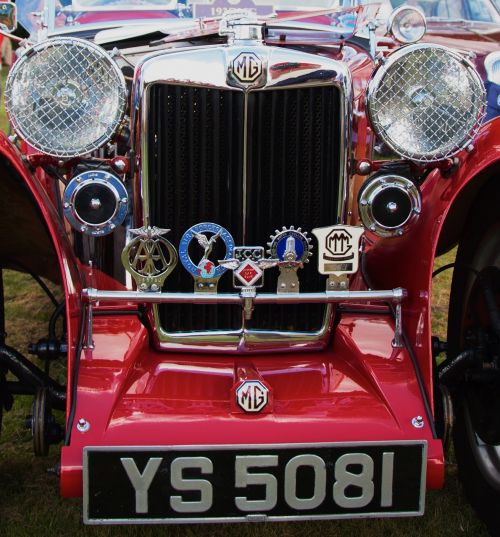 mg classic car red