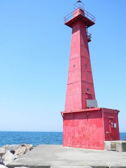 michigan lighthouse red