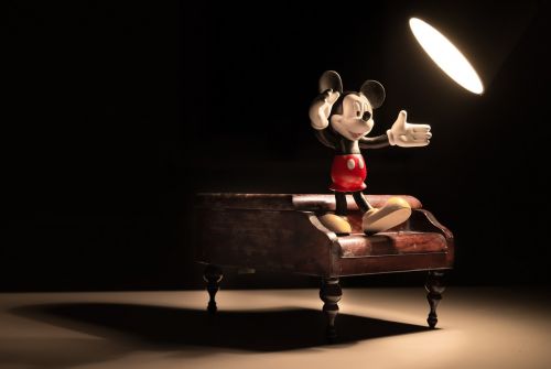 mickey spotlight piano