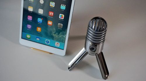 microphone tablet podcast