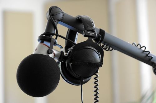 microphone headphones studio