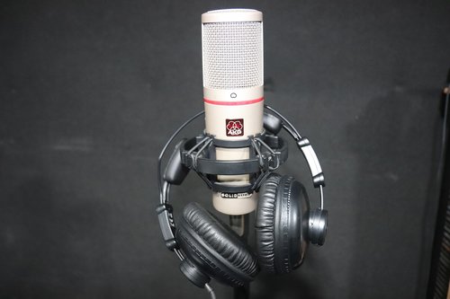 microphone  record  studio